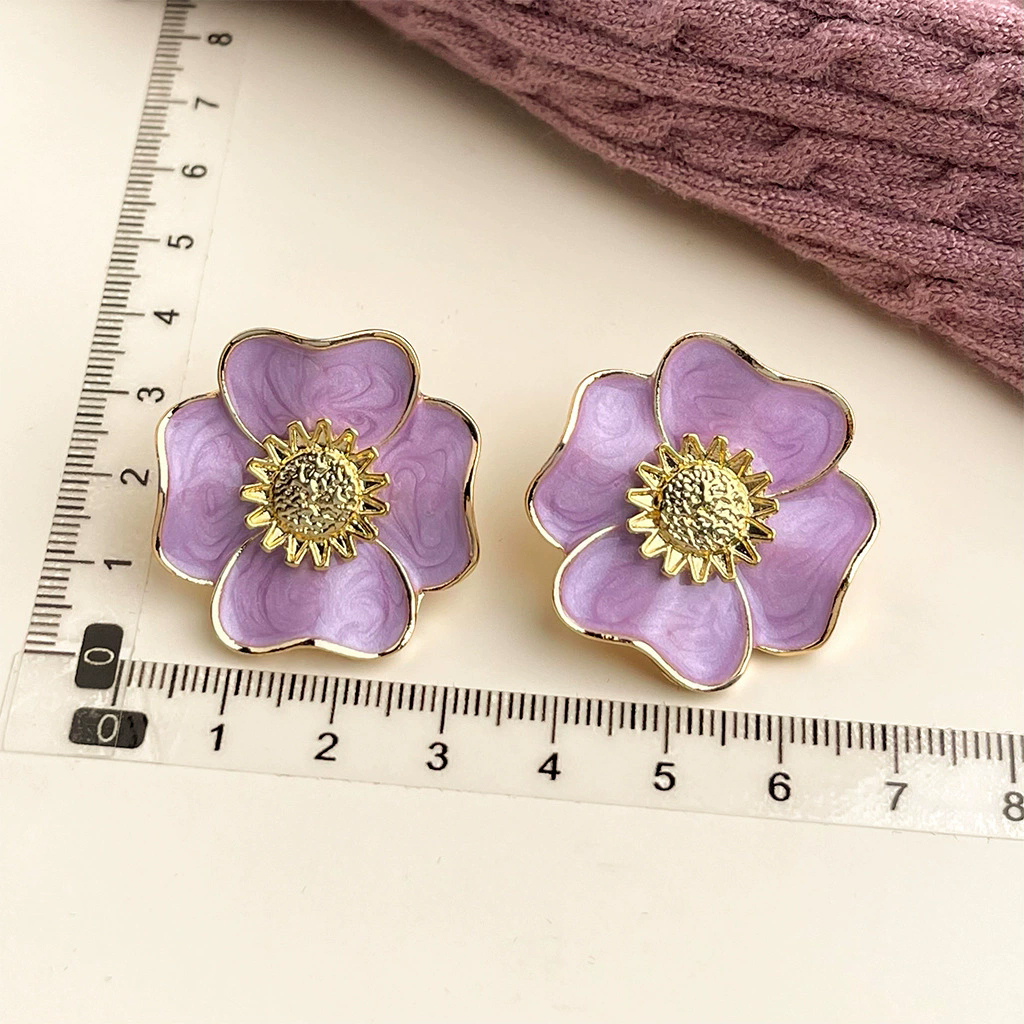 French retro purple oil drop earrings for women with super fairy temperament and sweet flower earrings with silver needles