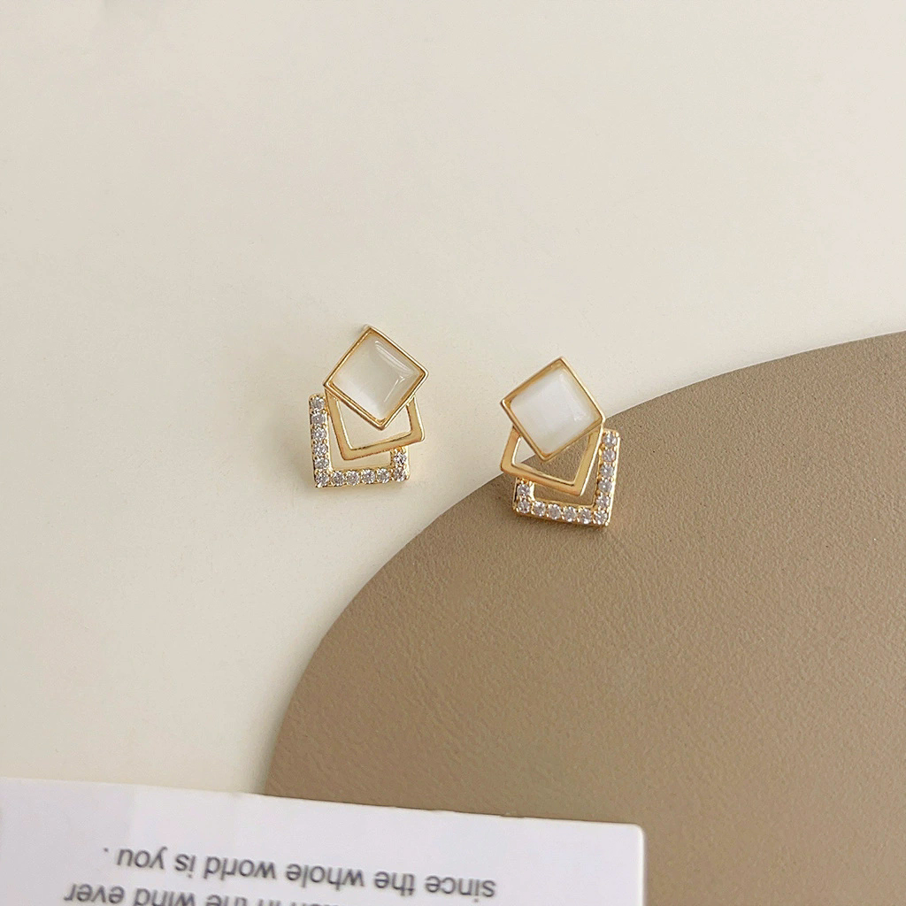 French high-end glass cat's eye earrings with super fairy temperament and sweet flower earrings with silver needles