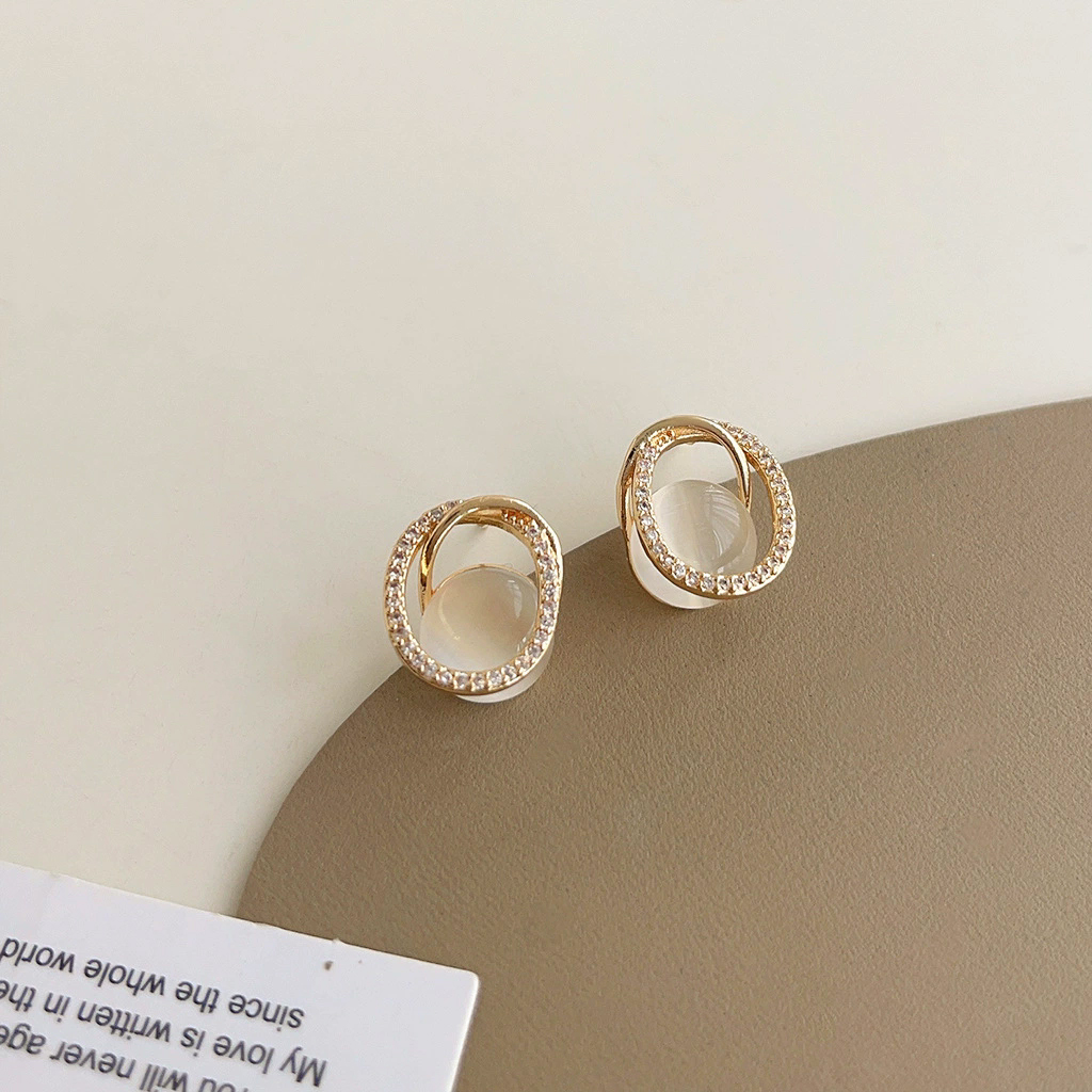 French high-end glass cat's eye earrings with super fairy temperament and sweet flower earrings with silver needles