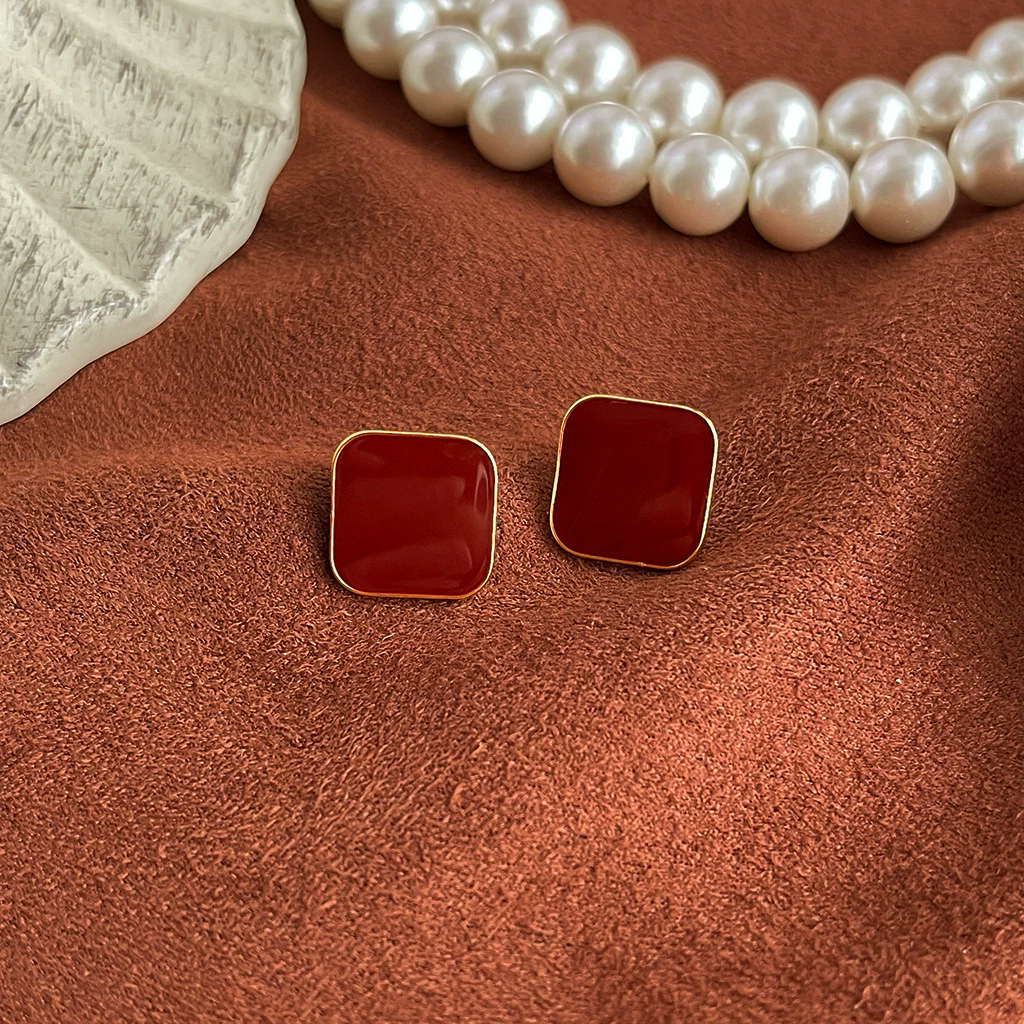 Retro wine red oil drop earrings niche light luxury pearl earrings with silver needles