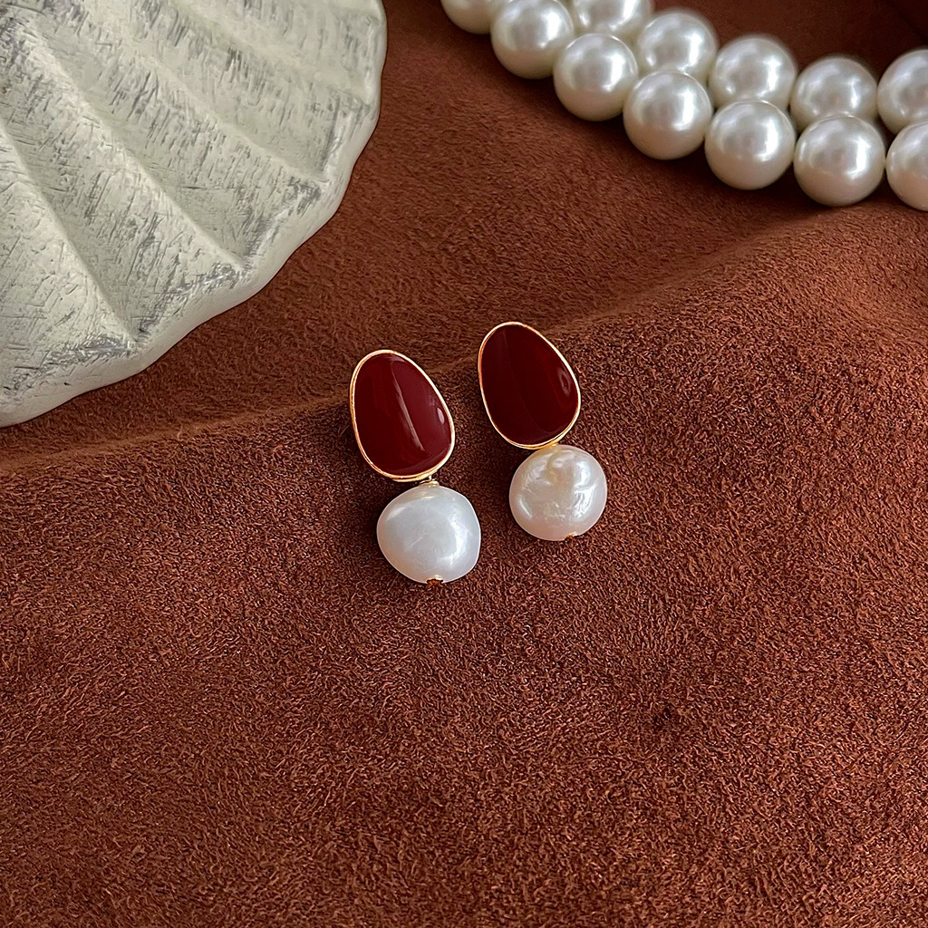 Retro wine red oil drop earrings niche light luxury pearl earrings with silver needles
