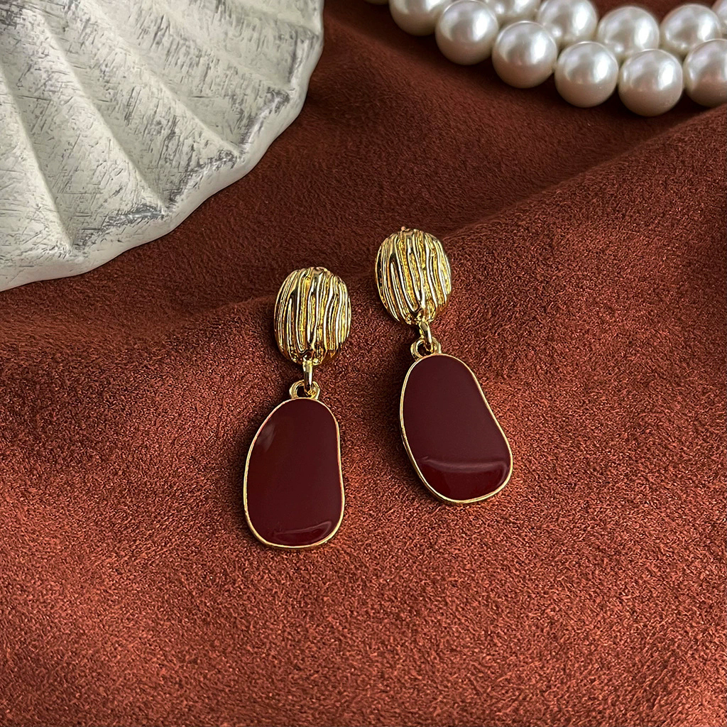 Retro wine red oil drop earrings niche light luxury pearl earrings with silver needles