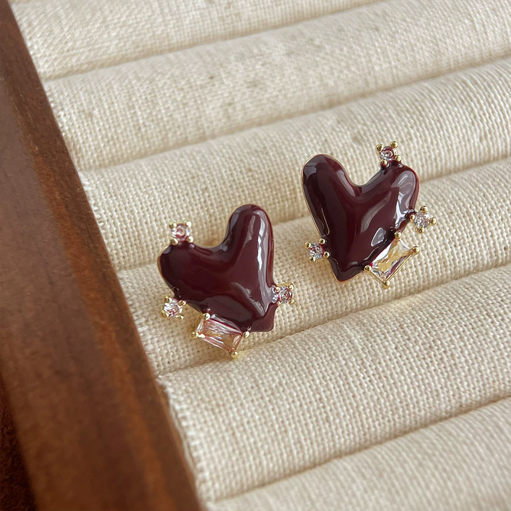 Retro wine red oil drop earrings niche light luxury pearl earrings with silver needles
