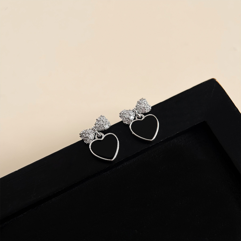 Medieval style black oil drop retro earrings for women with silver needles