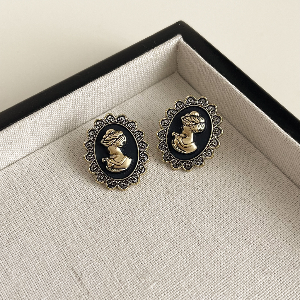 Medieval style black oil drop retro earrings for women with silver needles
