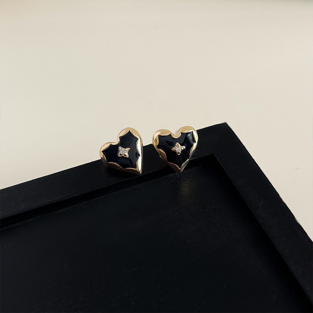 Medieval style black oil drop retro earrings for women with silver needles
