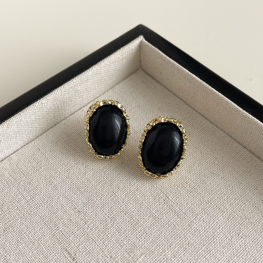 Medieval style black oil drop retro earrings for women with silver needles