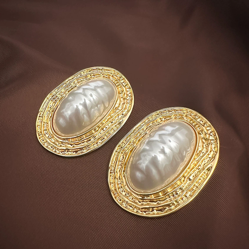 Vintage jewelry European and American medieval luxury earrings with silver needles