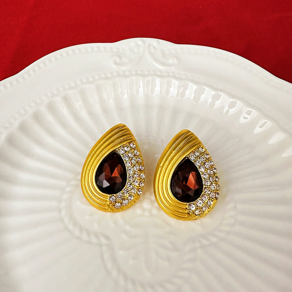 Vintage jewelry European and American medieval luxury earrings with silver needles
