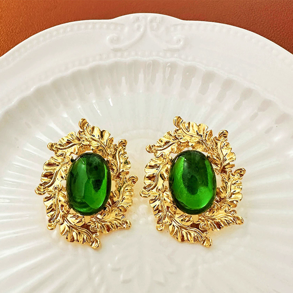 Vintage jewelry European and American medieval luxury earrings with silver needles