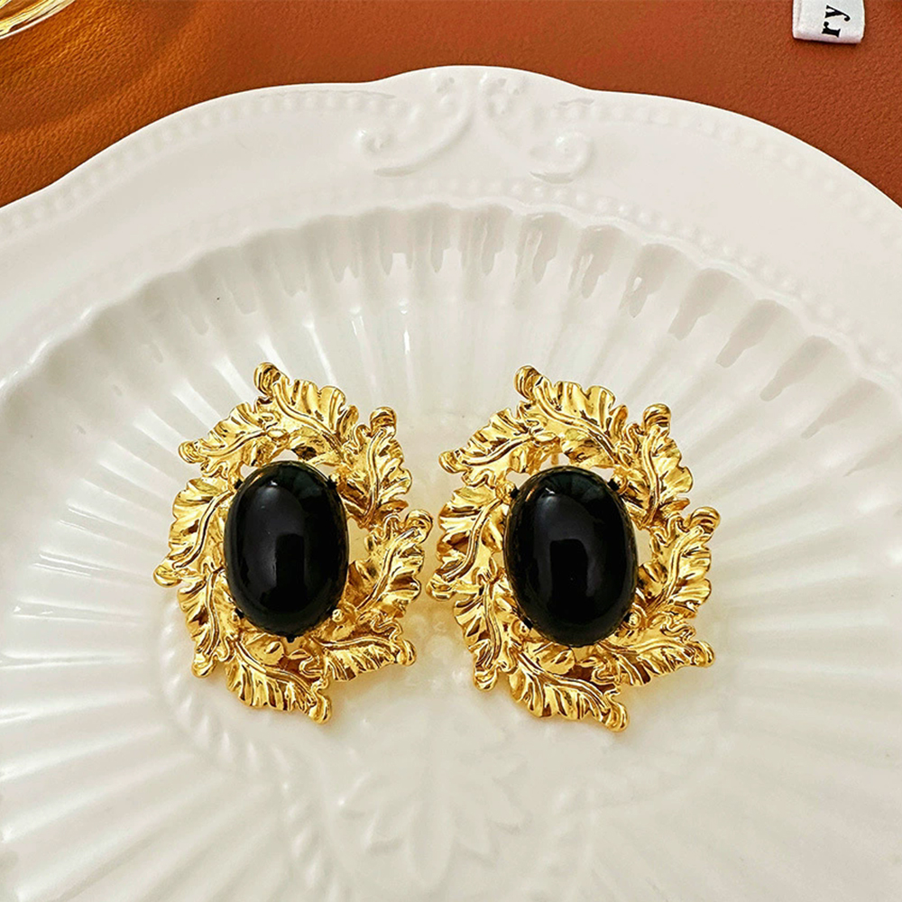 Vintage jewelry European and American medieval luxury earrings with silver needles