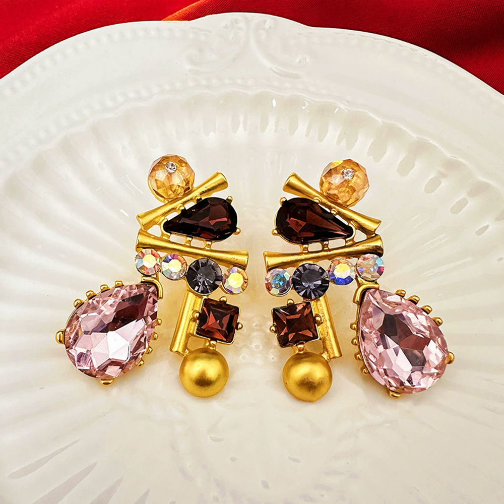 Vintage jewelry European and American medieval luxury earrings with silver needles