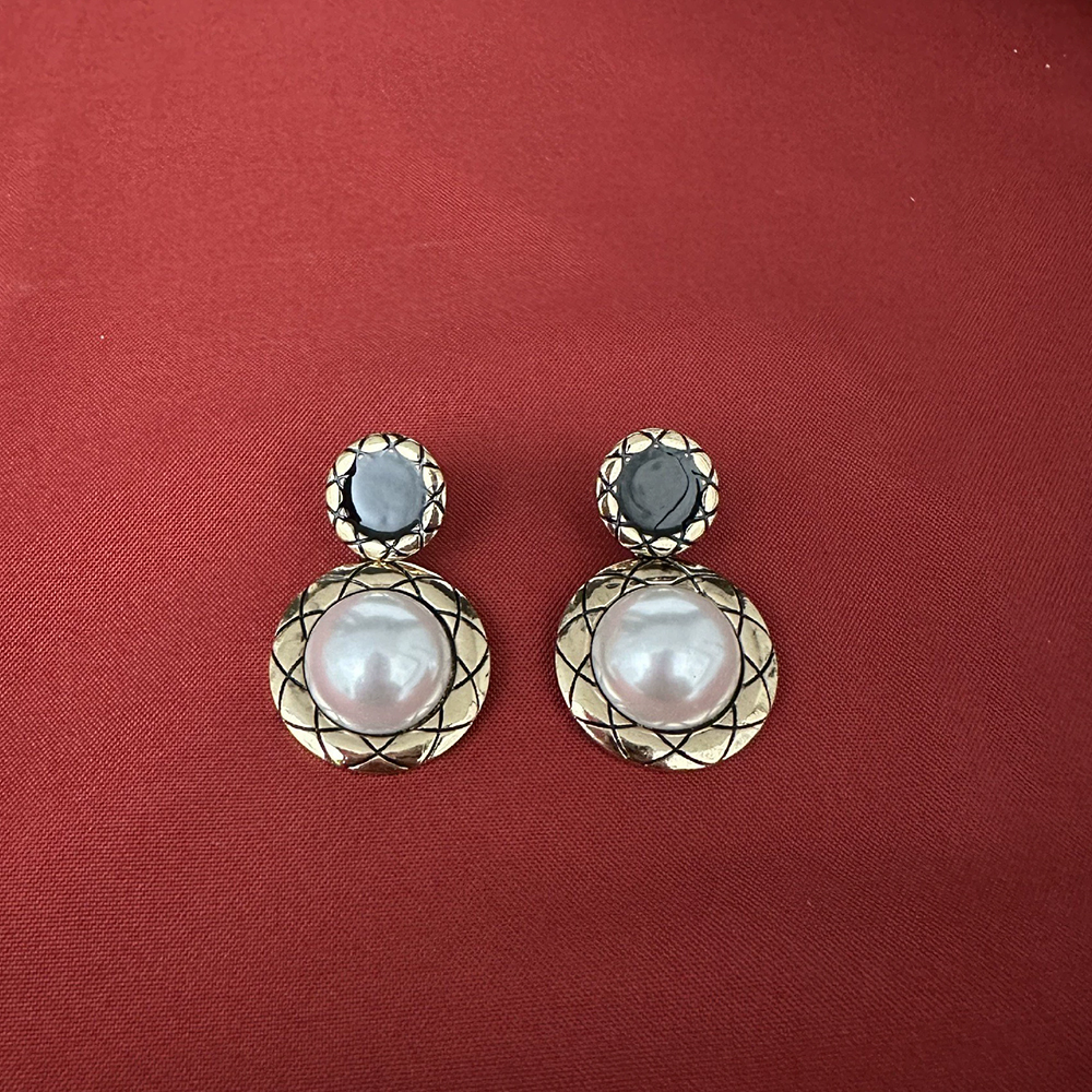 Vintage jewelry European and American medieval luxury earrings with silver needles