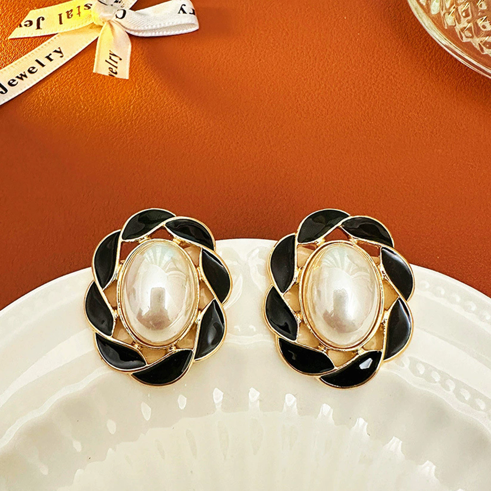 Vintage jewelry European and American medieval luxury earrings with silver needles
