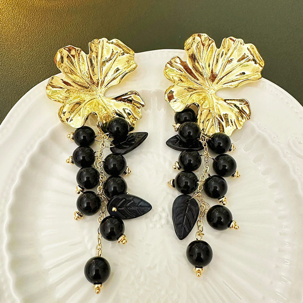 Vintage jewelry European and American medieval luxury earrings with silver needles