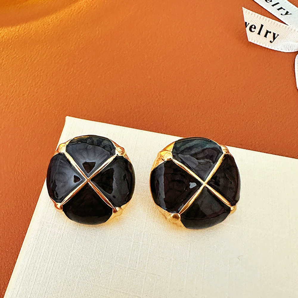 Vintage jewelry European and American medieval luxury earrings with silver needles