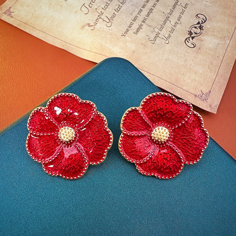 Vintage jewelry European and American medieval luxury earrings with silver needles