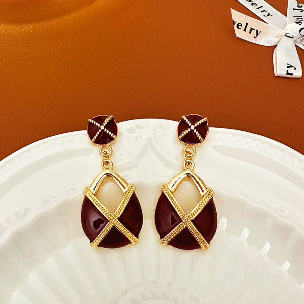 Vintage jewelry European and American medieval luxury earrings with silver needles