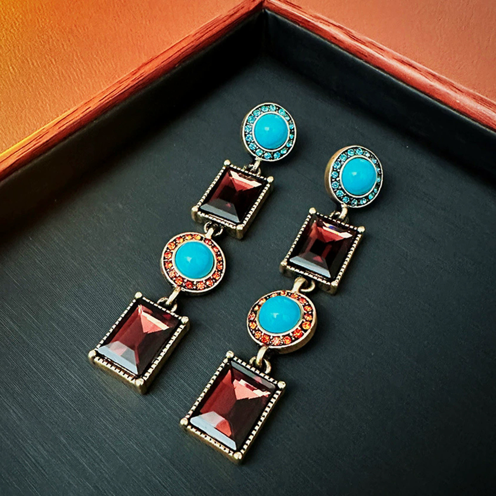 Vintage jewelry European and American medieval luxury earrings with silver needles