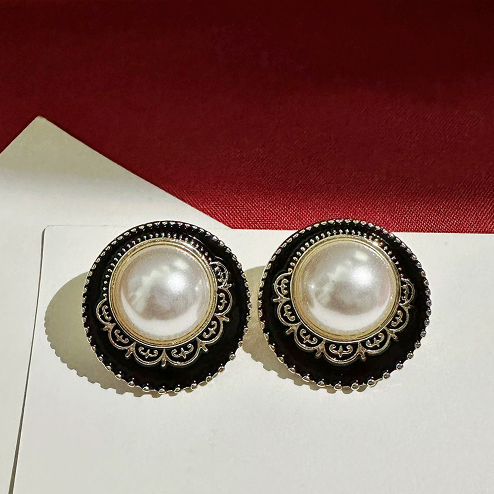 Vintage jewelry European and American medieval luxury earrings with silver needles