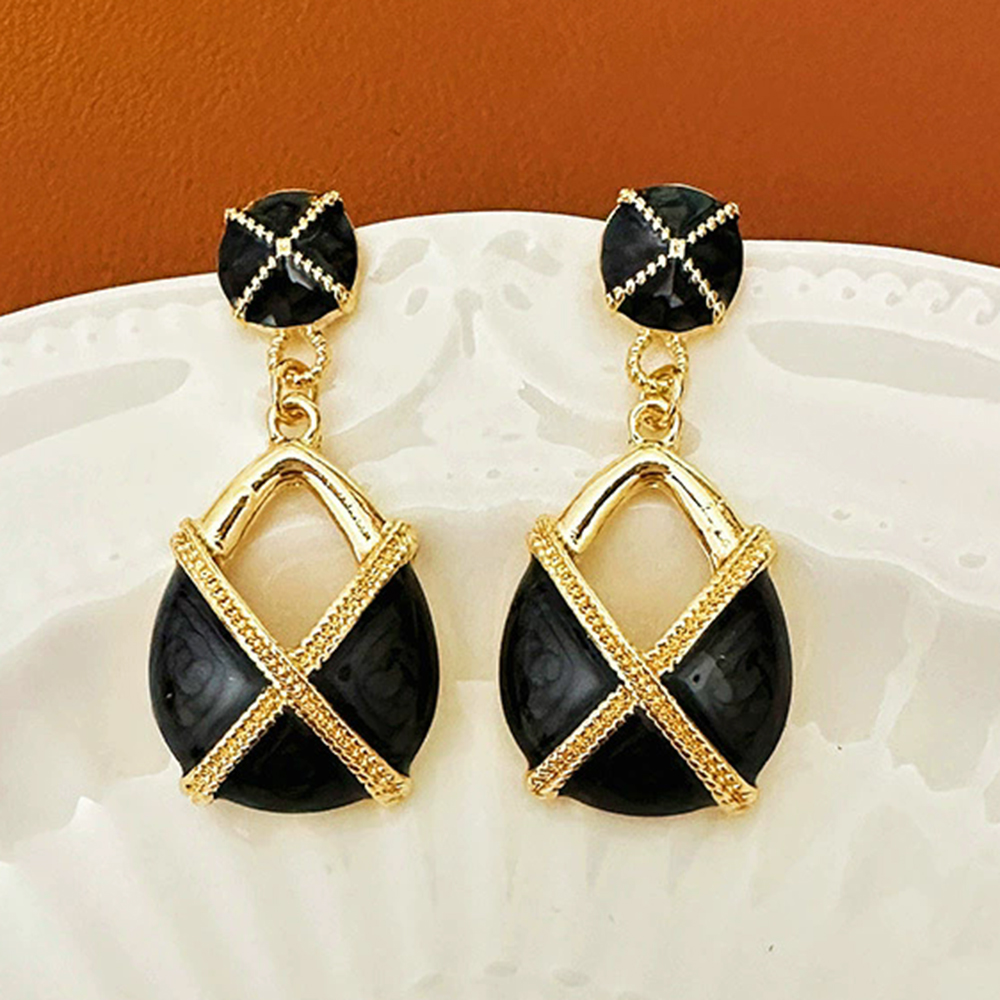 Vintage jewelry European and American medieval luxury earrings with silver needles