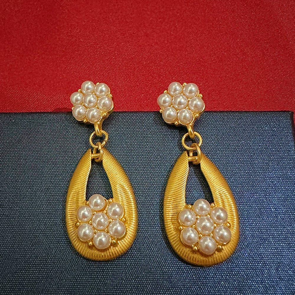 Vintage jewelry European and American medieval luxury earrings with silver needles